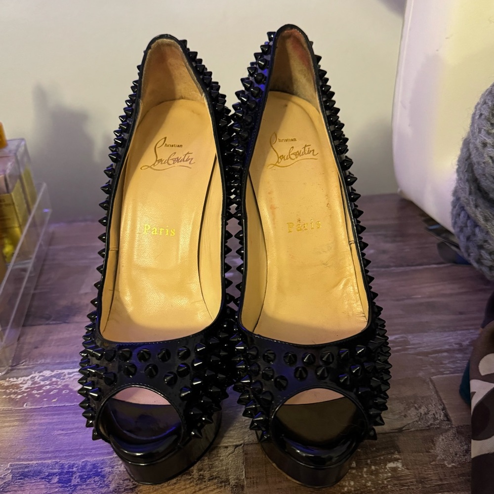 Classic Christian Louboutin Black Lady Pumps
